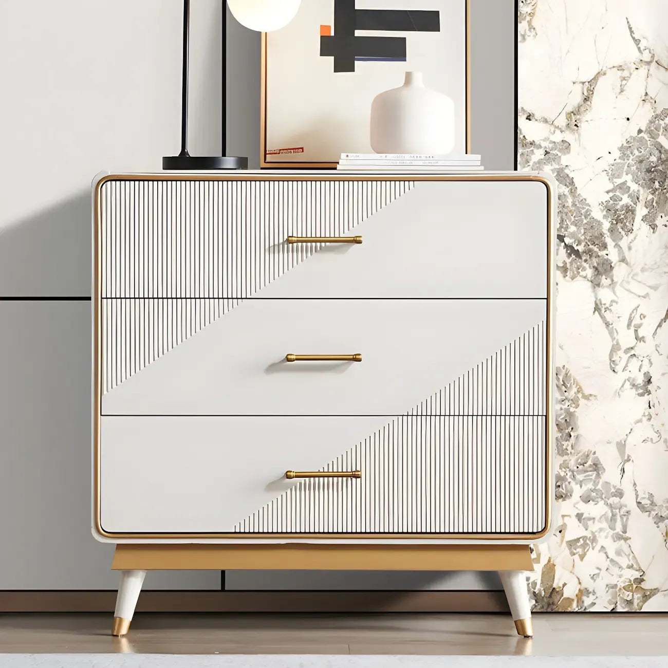 Coffres de rangement en bois beige glamour avec accents dorés