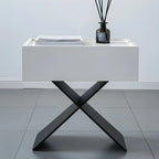 Petite table de chevet avec tiroirs et pieds en X en bois noir