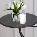Lampadaire noir contemporain avec étagères pour salon