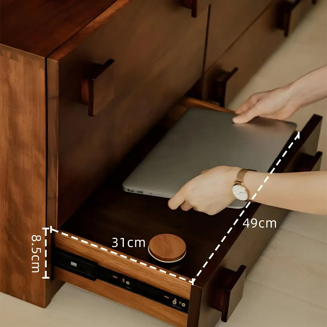 Commodes et chiffonniers minimalistes en bois brun avec tiroirs