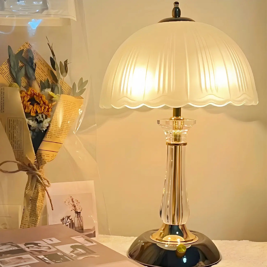 Lampe de table élégante en verre blanc et métal en forme de parapluie