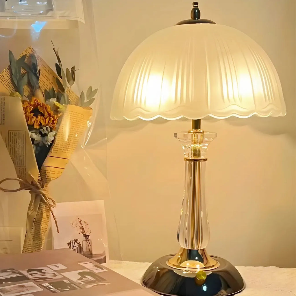 Lampe de table élégante en verre blanc et métal en forme de parapluie