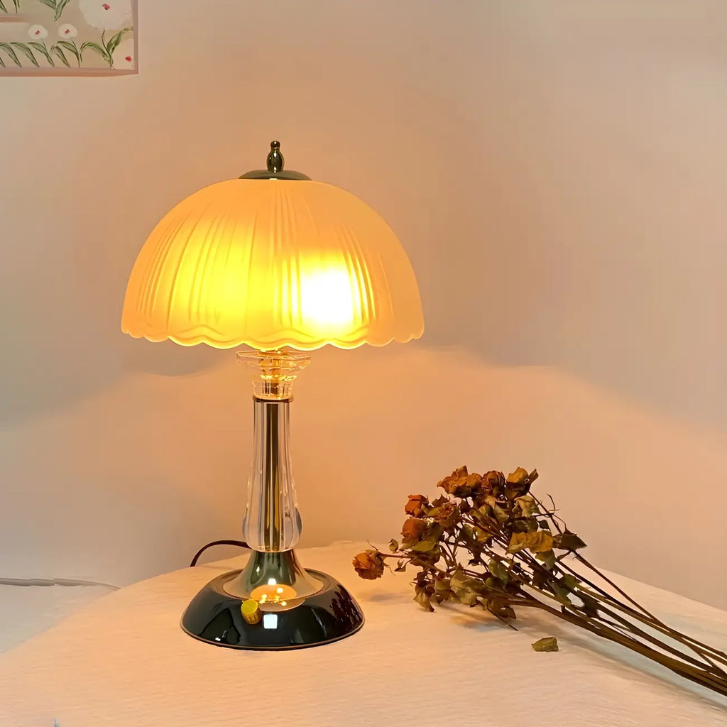 Lampe de table élégante en verre blanc et métal en forme de parapluie