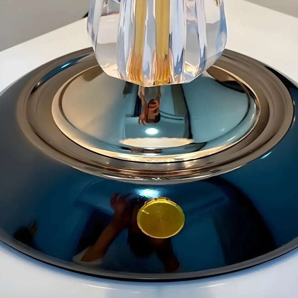 Lampe de table élégante en verre blanc et métal en forme de parapluie