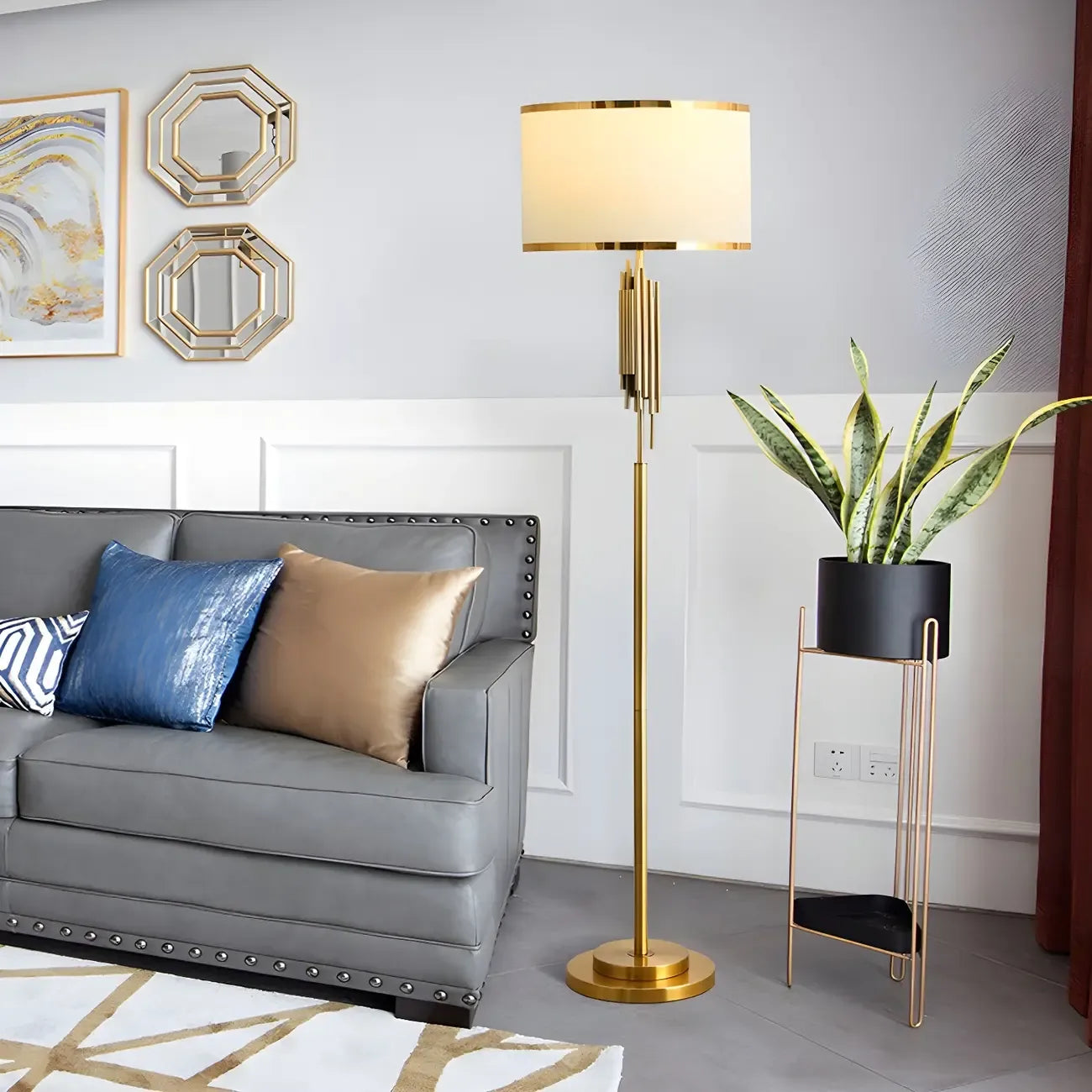 Lampadaire contemporain doré pour salon