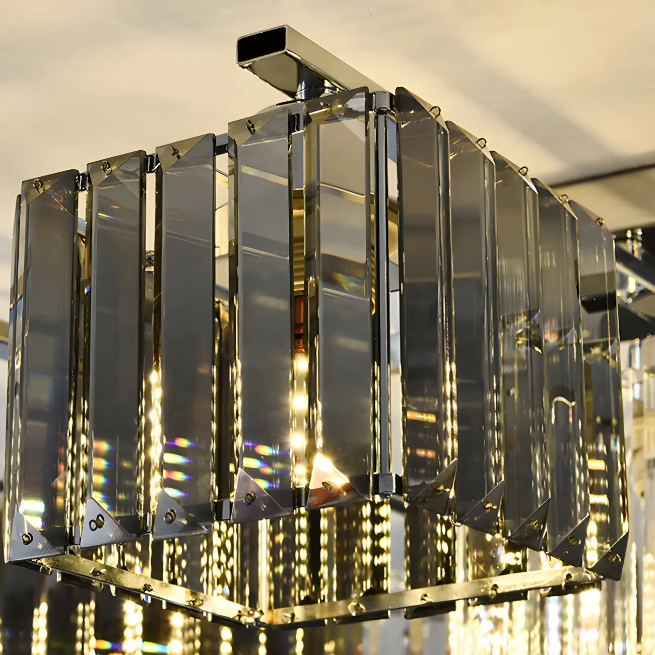 Suspension moderne en verre avec structure métallique pour îlot de cuisine