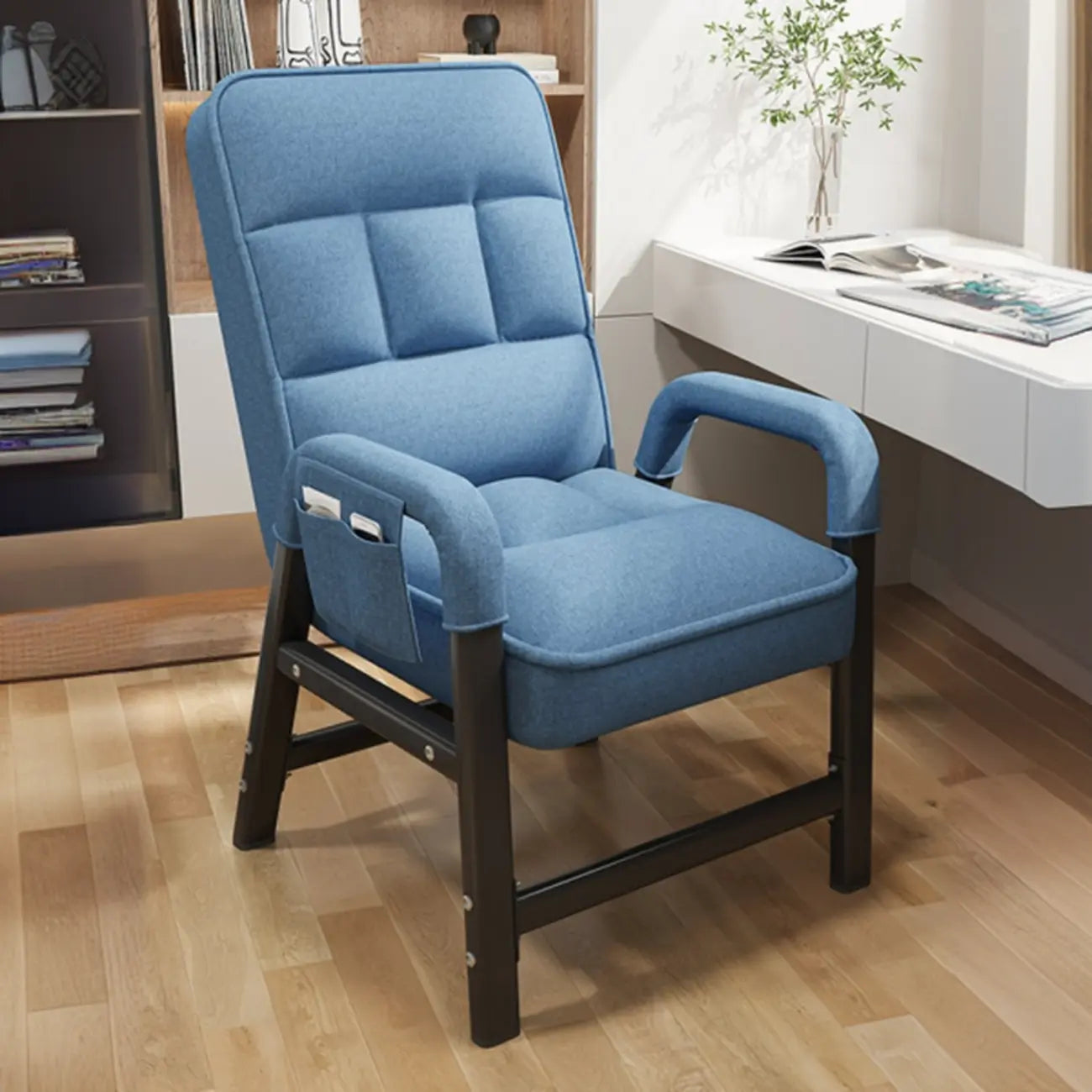 Chaise de bureau moderne grise rembourrée à 4 pieds