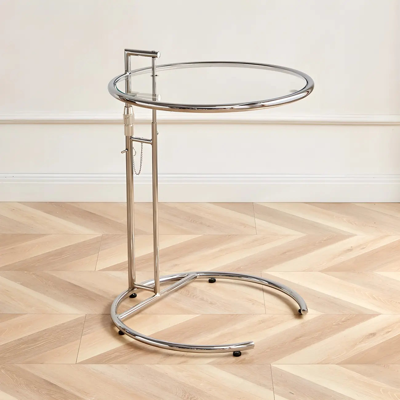 Table d'appoint ronde argentée en forme de C à hauteur réglable