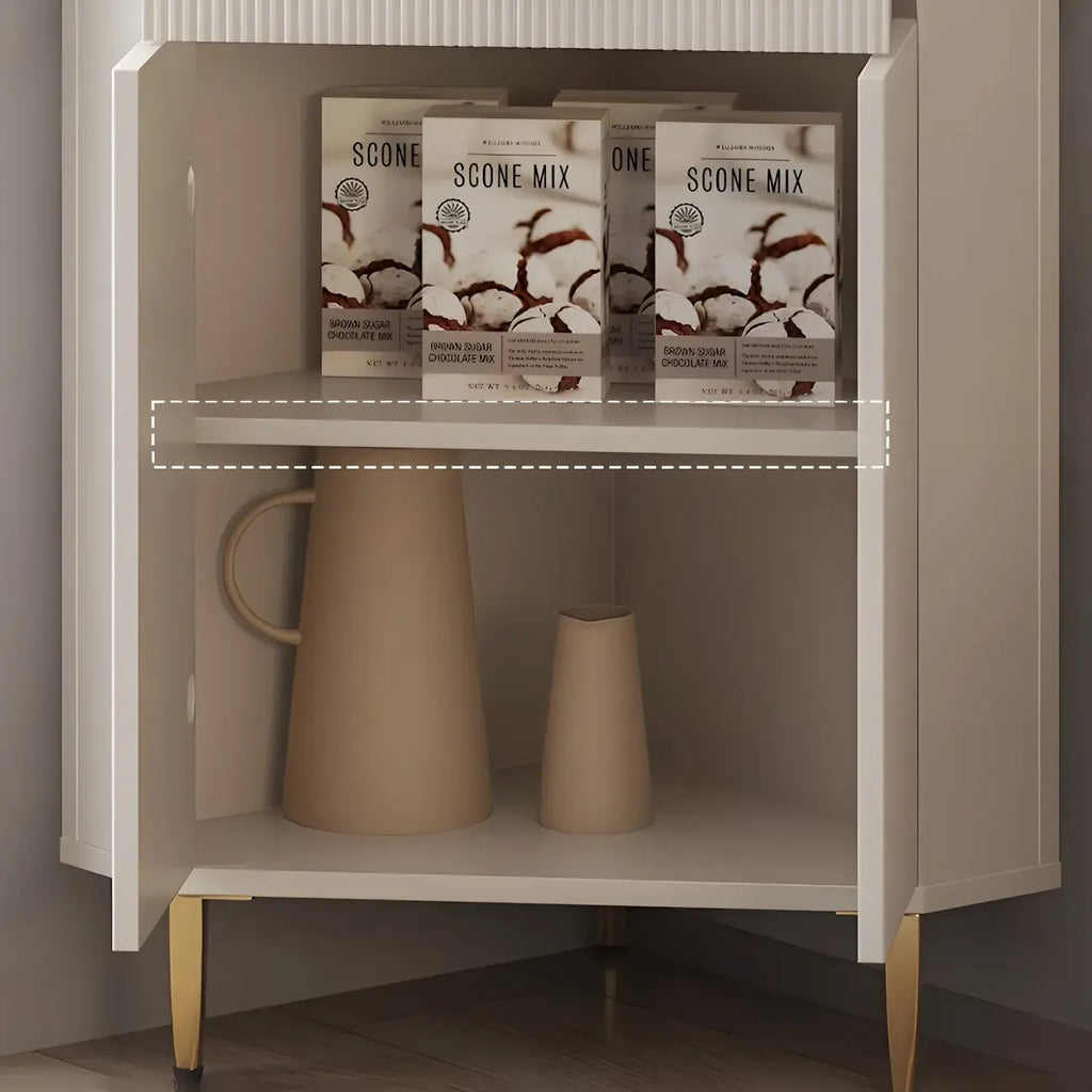 Meuble d'angle de rangement moderne en bois blanc crème et accents dorés