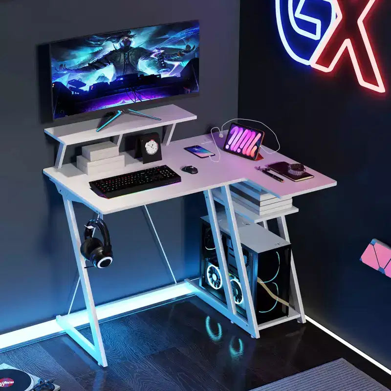 Bureau gaming en L Costway avec prises et ports USB, étagère pour écran et support de casque Noir/Blanc/Rose