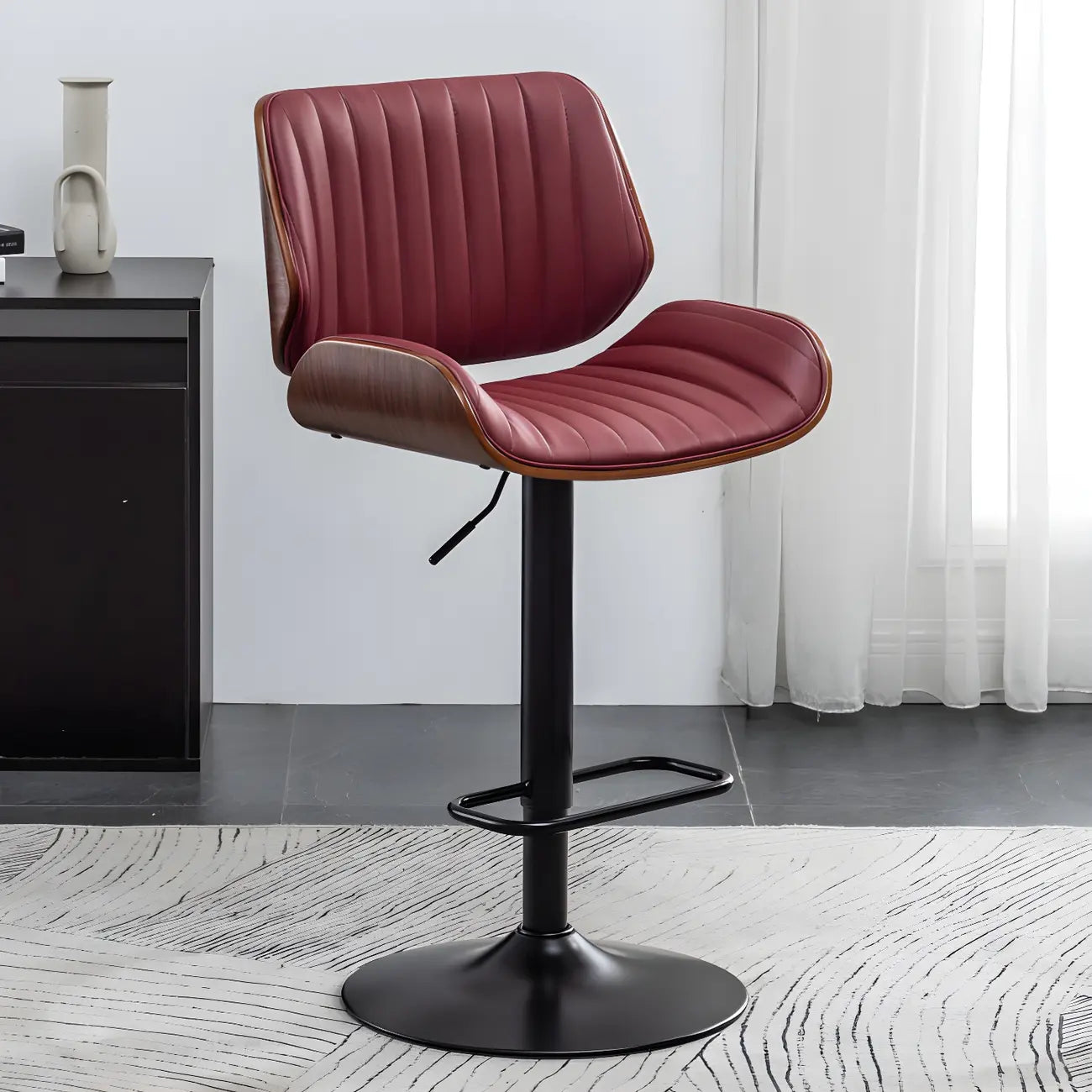 Tabouret de bar pivotant et réglable en bois et cuir rouge élégant