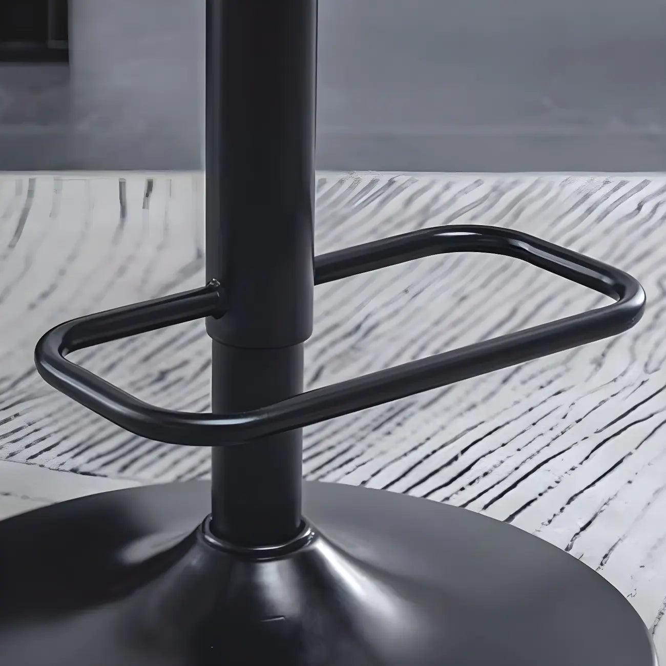 Tabouret de bar pivotant et réglable en bois et cuir rouge élégant