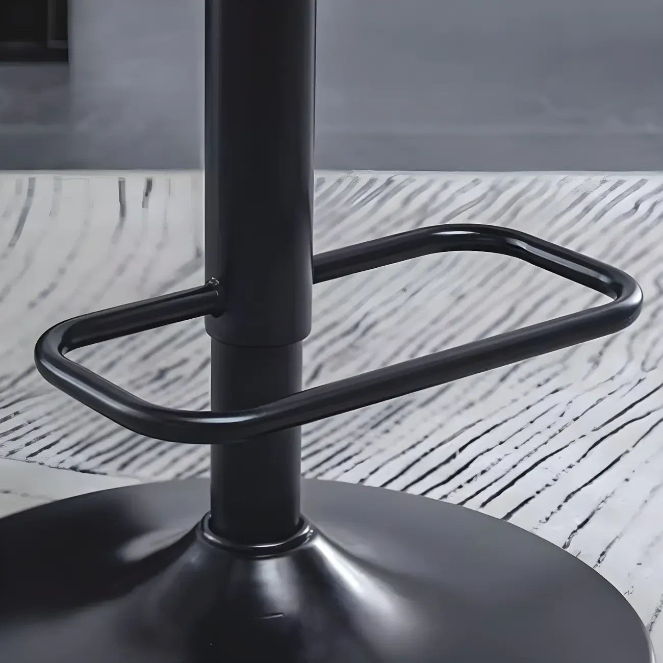 Tabouret de bar pivotant et réglable en bois et cuir rouge élégant