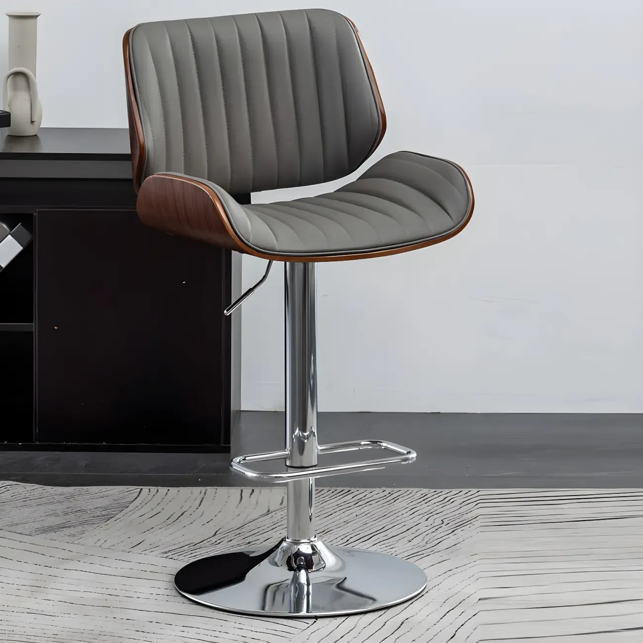 Tabouret de bar pivotant et réglable en bois et cuir rouge élégant