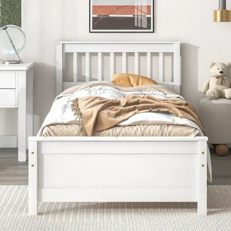 Letto singolo con testiera e pediera con comodino