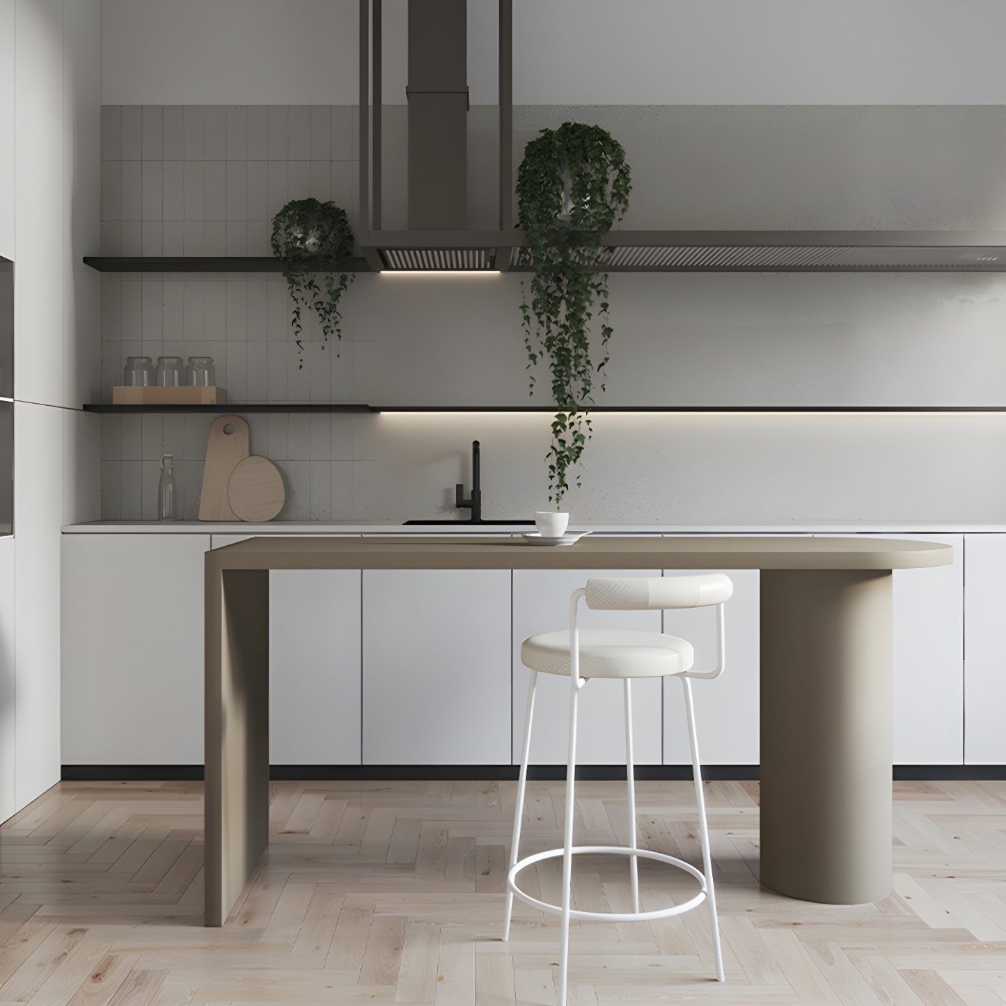 Table de bar moderne grise aux formes libres avec plateau en bois