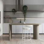 Table de bar moderne grise aux formes libres avec plateau en bois