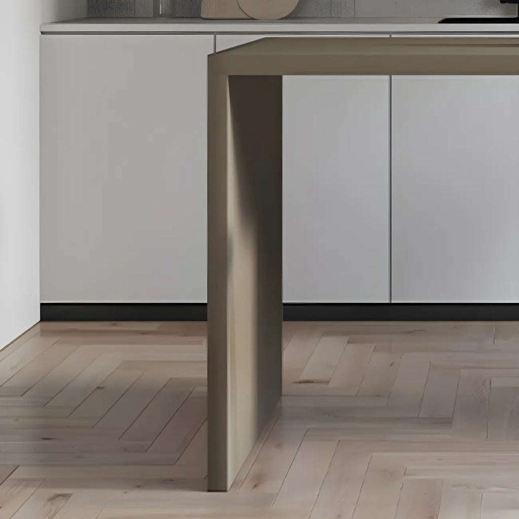 Table de bar moderne grise aux formes libres avec plateau en bois
