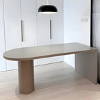 Table de bar moderne grise aux formes libres avec plateau en bois