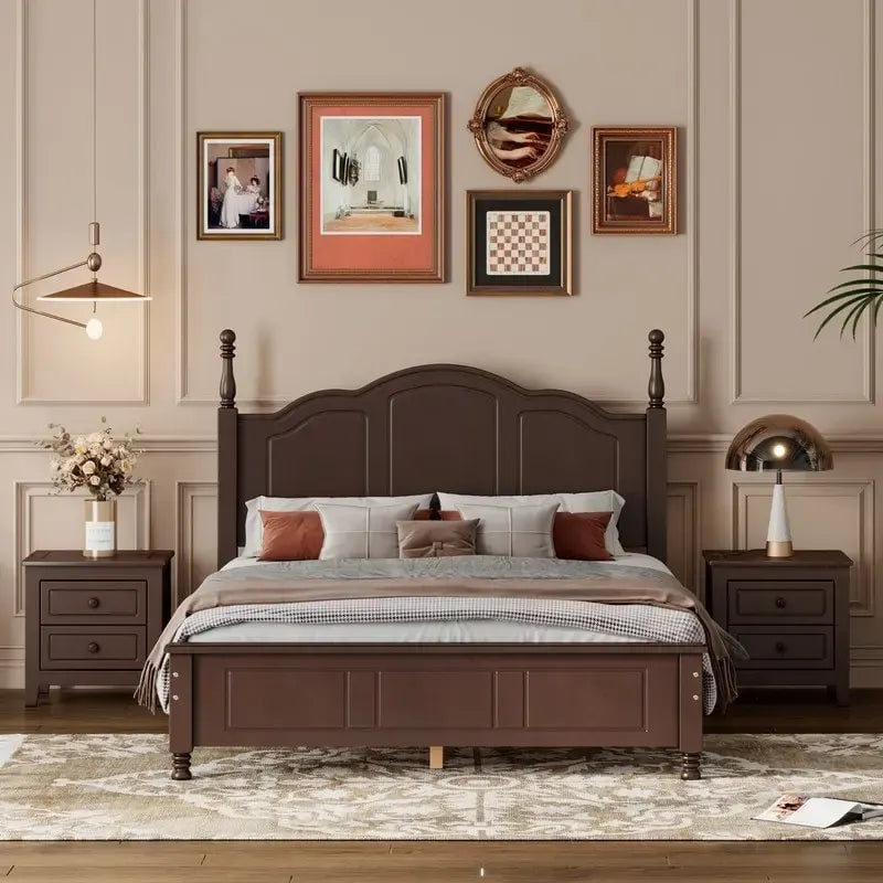 Set Letto 3 Pezzi in Legno Queen/Full Size con Design Retrò e 2 Comodini