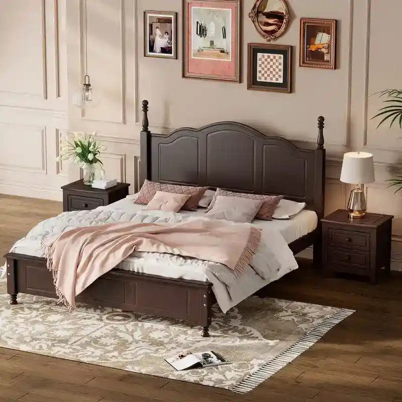 Set Letto 3 Pezzi in Legno Queen/Full Size con Design Retrò e 2 Comodini