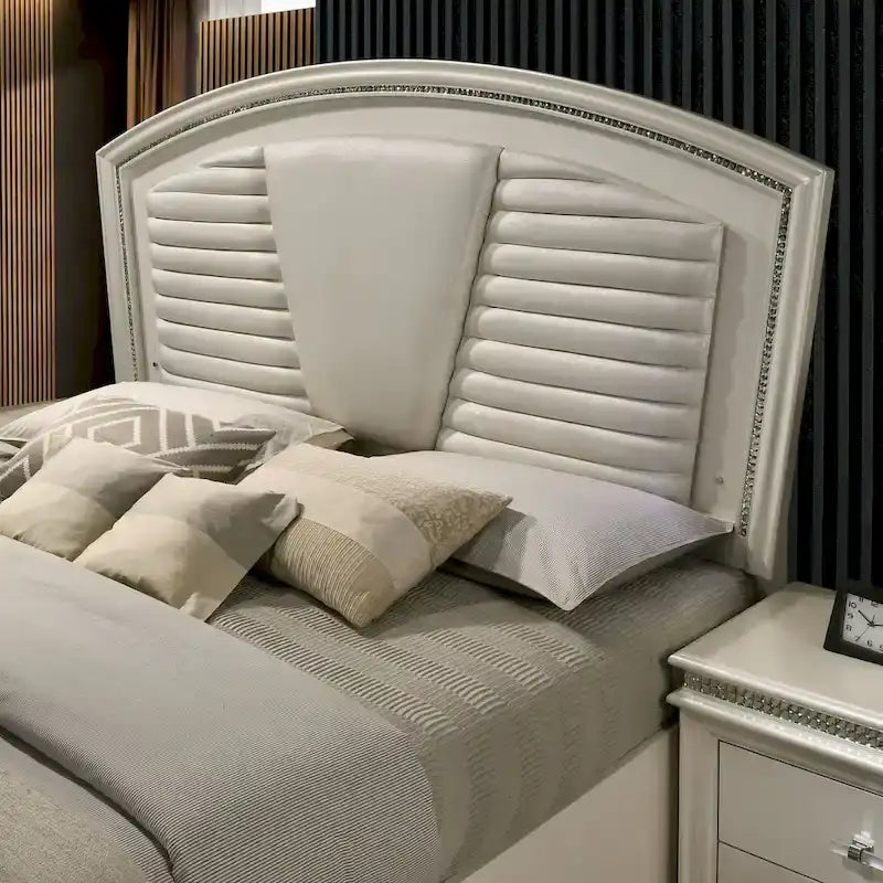 Ensemble de chambre à coucher Xian Glam en bois massif blanc, 2 pièces, avec plateforme et éclairage LED, par Furniture of America
