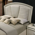 Ensemble de chambre à coucher Xian Glam en bois massif blanc, 2 pièces, avec plateforme et éclairage LED, par Furniture of America