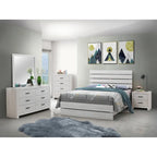 Set camera da letto Geary 5 pezzi con pannello testiera a doghe e 2 comodini
