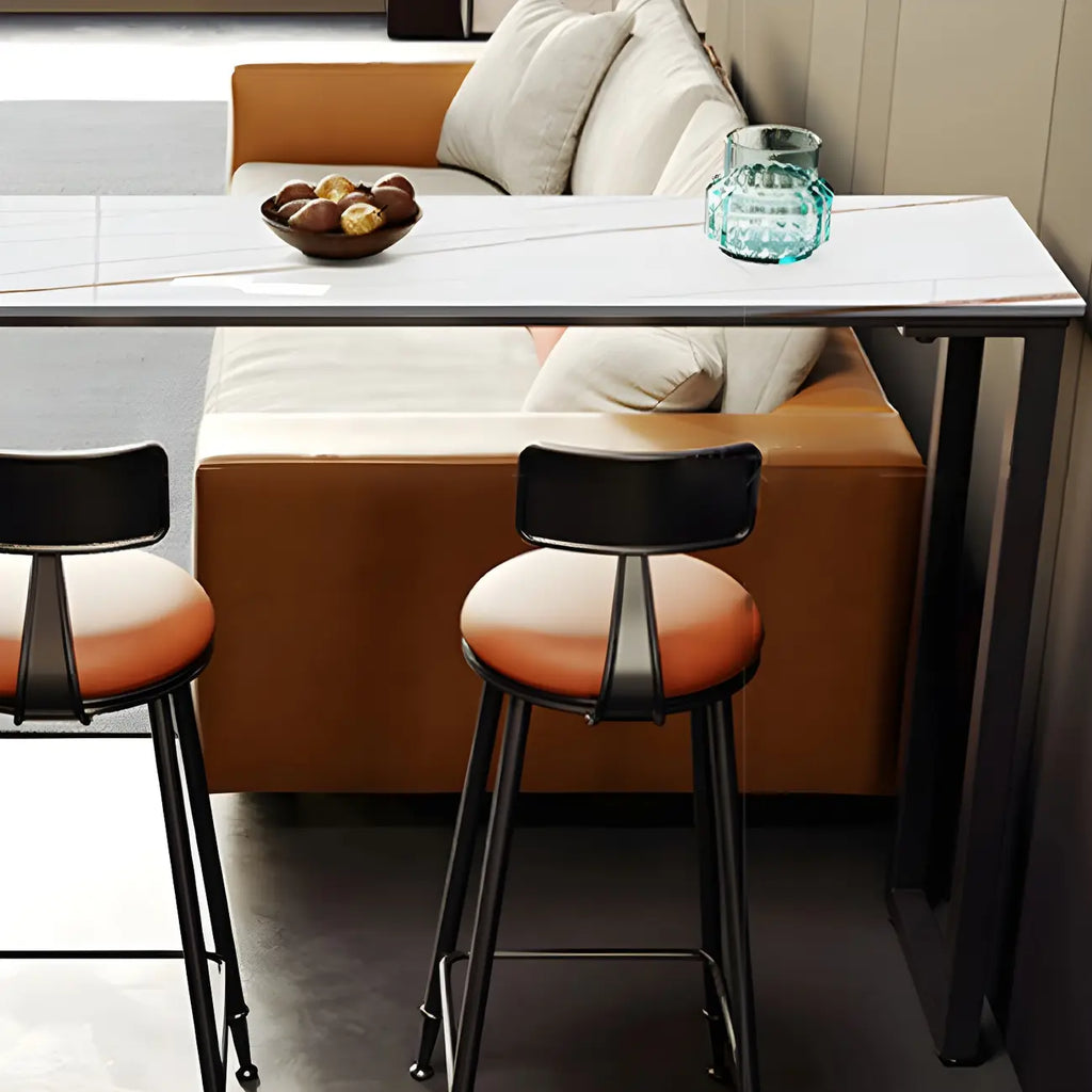 Tables de bar modernes en acier et pierre noire avec piédestal de rangement