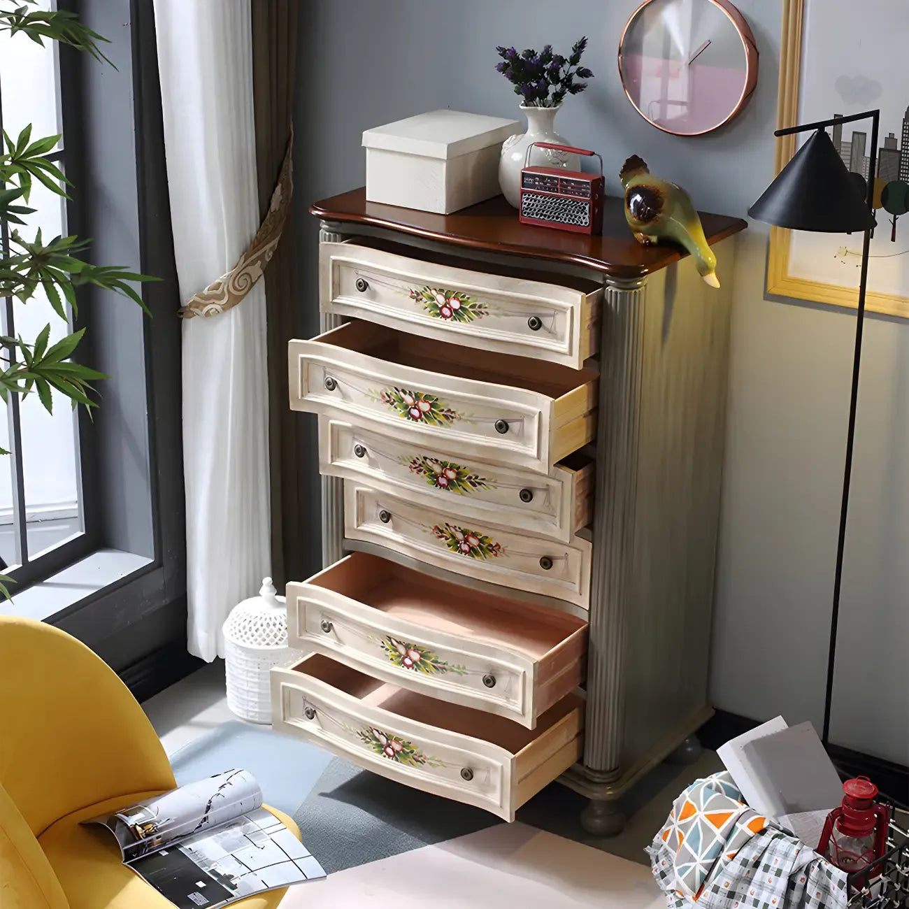 Commode vintage en bois gris à motif floral et 6 tiroirs pour la maison
