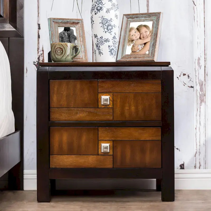 Ensemble de chambre à coucher Jupa Transitional en bois de noyer, composé de 2 panneaux, par Furniture of America