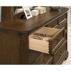 Lit traditionnel à panneaux de bois Maderne de Roundhill Furniture avec commode, miroir et table de chevet, finition noyer antique