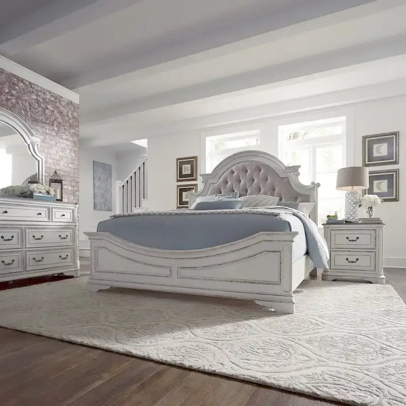 Ensemble lit, commode, miroir et table de chevet rembourrés Magnolia Manor