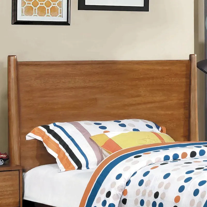 Ensemble de chambre à coucher Fopp Mid-century Modern en chêne, composé de deux plateformes, par Furniture of America