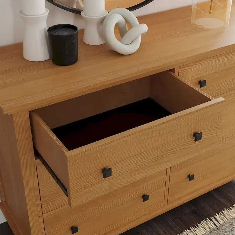 Lit King en bois brun Oak Park, deux tables de chevet et commode