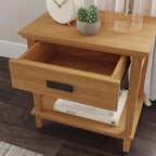 Lit King en bois brun Oak Park, deux tables de chevet et commode