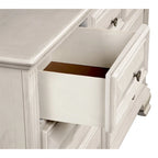 Ensemble de chambre à coucher Roundhill Furniture Renova en bois parchemin vieilli, comprenant un lit à panneaux, une commode, un miroir et une table de chevet.