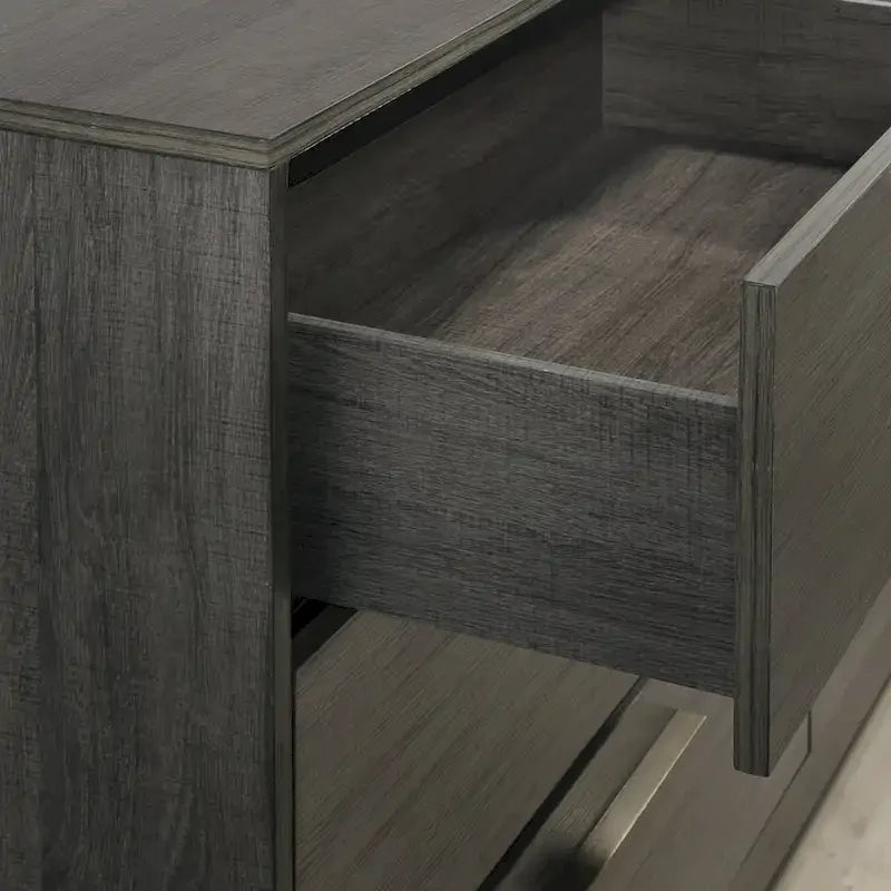 Ensemble de chambre à coucher 3 pièces en bois Roundhill Furniture Ioana, finition gris antique, comprenant un lit à panneaux et deux tables de chevet.