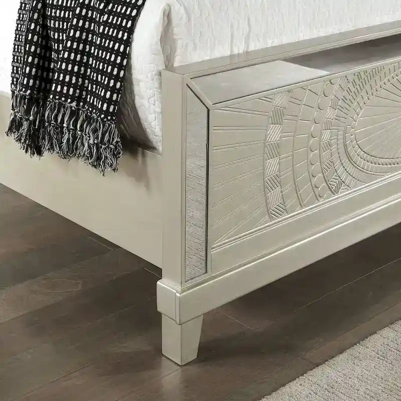 Ensemble lit et tables de chevet 3 pièces Luela Glam Champagne Wood avec port USB par Furniture of America