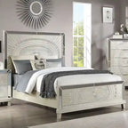 Ensemble lit et tables de chevet 3 pièces Luela Glam Champagne Wood avec port USB par Furniture of America