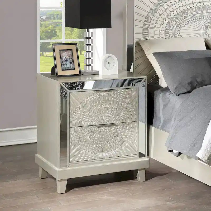 Ensemble lit et tables de chevet 3 pièces Luela Glam Champagne Wood avec port USB par Furniture of America
