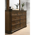 Lit traditionnel à panneaux de bois Maderne de Roundhill Furniture avec commode, miroir, table de chevet et coffre, finition noyer antique