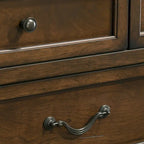 Lit traditionnel à panneaux de bois Maderne de Roundhill Furniture avec commode, miroir, table de chevet et coffre, finition noyer antique