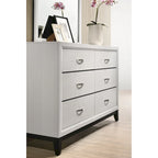 Ensemble de chambre à coucher contemporain Roundhill Furniture Stout, finition blanche, comprenant un lit à panneaux, une commode, un miroir et deux tables de chevet.