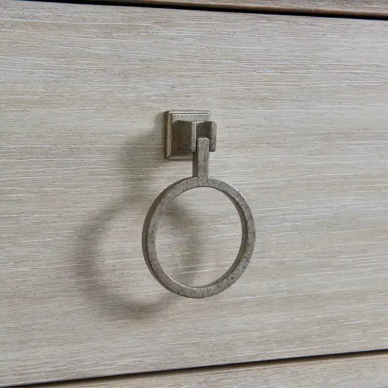 Ensemble de chambre à coucher Roundhill Furniture Mantalia en bois massif avec structure en métal, comprenant un lit, une commode, un miroir, deux tables de chevet et une armoire, couleur champagne.