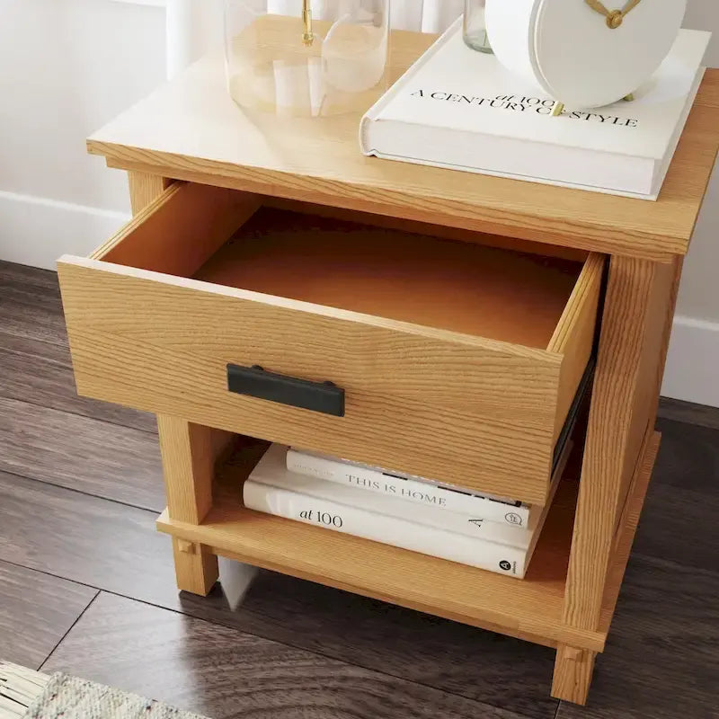 Lit Queen en bois brun Oak Park, table de chevet et commode