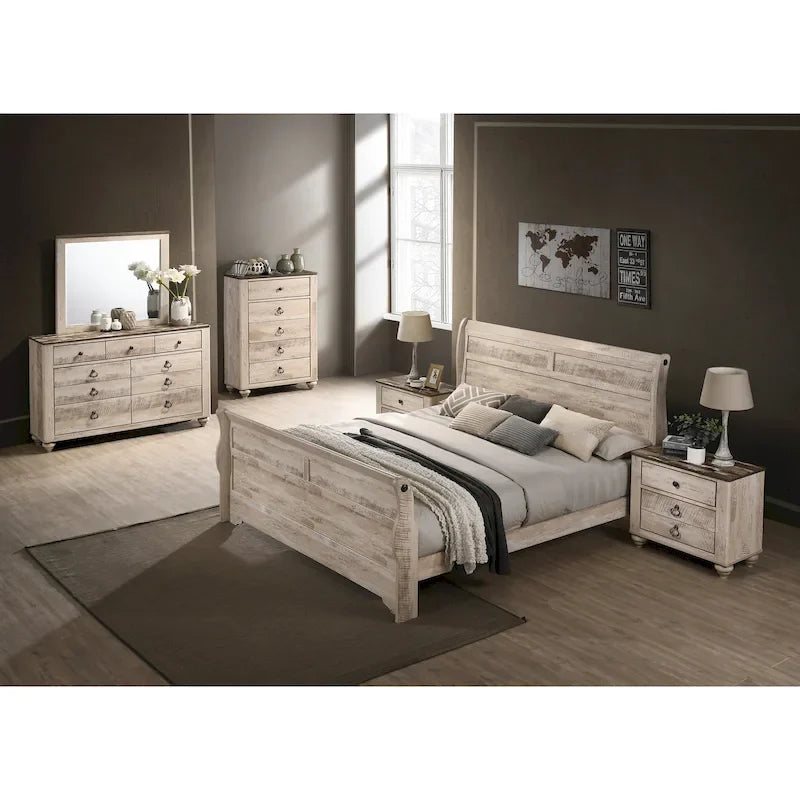 Ensemble de chambre à coucher contemporain Roundhill Furniture Imerland, finition blanchie, comprenant un lit traîneau, une commode, un miroir, deux tables de chevet et une commode haute.