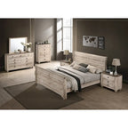 Ensemble de chambre à coucher contemporain Roundhill Furniture Imerland, finition blanchie, comprenant un lit traîneau, une commode, un miroir, deux tables de chevet et une commode haute.