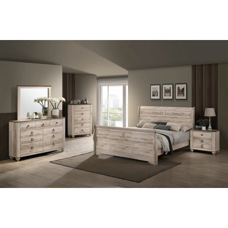 Ensemble de chambre à coucher contemporain Roundhill Furniture Imerland, finition blanchie, comprenant un lit traîneau, une commode, un miroir, deux tables de chevet et une commode haute.