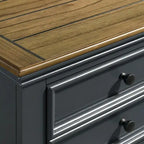 Ensemble de chambre à coucher en bois Clelane de Roundhill Furniture comprenant un lit, une commode, un miroir et une table de chevet